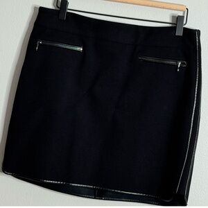 Banana Republic Mini Skirt Black Faux Leather Trim Zip Pockets Edgy Lined Sz 8